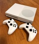 Xbox One S - 1TB med två kontroller