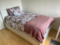 Säng: Skårer-madrass & Malm-sängstomme (120x200) Sänglå
