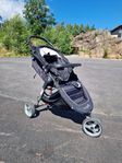 Baby Jogger City Mini Sittvagn med lekbricka