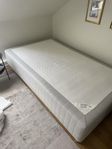 120- säng från Ikea 