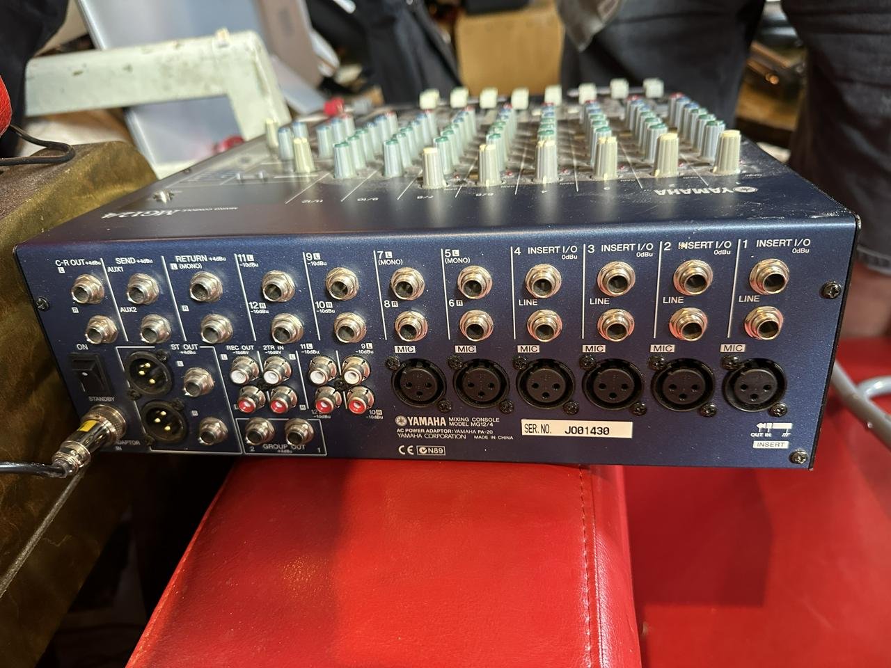 Yamaha MG12/4 mixer