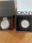 två klockor DKNY och MK 