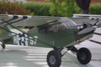 Radiostyrd PIPER CUB J3 militär modell