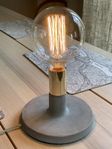 Bordslampa Watt och Veke