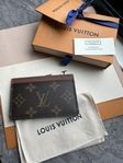 Louis Vuitton korthållare Helt NY Kvitto och all tillbehör