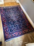 Vacker orientalisk matta med fin patina