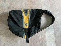 Crumpler väska bortskänkes