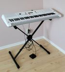 Yamaha EZ-300 portable keyboards