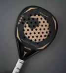 Padelrack HELT NYTT! Middle Moon Eclipse Gold 8 2024 