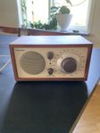 Radio Tivoli Model One, valnöt