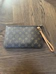 Louis Vuitton Clutch 