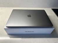 MacBook Air 13 tum – rymdgrå