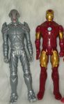 Marvelfigurer: Ultron, Ironman. Ca 30 cm höga.