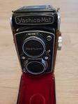 Yashica Mat Kamera med tillbehör 