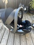 Cybex Aton 5 babyskydd med tillhörande Isofix