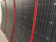 Solpanel 300watt vikbar . Ej använd med laddkontroll Dokio