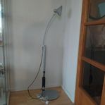 Professionell GOLVLAMPA industriell IKEA design i metall.