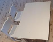 Ikea Sundvik barnbord & 2 stolar