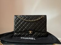 Chanel maxi single flap