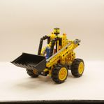 Lego Technic från 1995 Front lastare med en figur (8235)