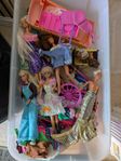 Barbie dockor+Barbie hus,Barbie häst mm
