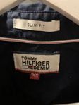 en skjorta Tommy Hilfiger, stl XS