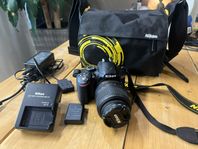 Nikon D3200 med väska och batteriadapter/nätdel 