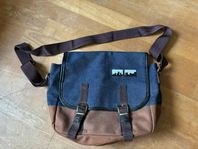 Väska / messenger bag - Life is strange