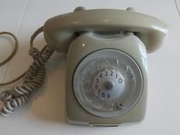 Retro telefon med fingerskiva