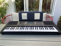 YAMAHA elektroniskt keyboard (PSR-E373)