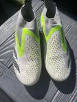 Adidas predator fotbollsskor st 42 2/3