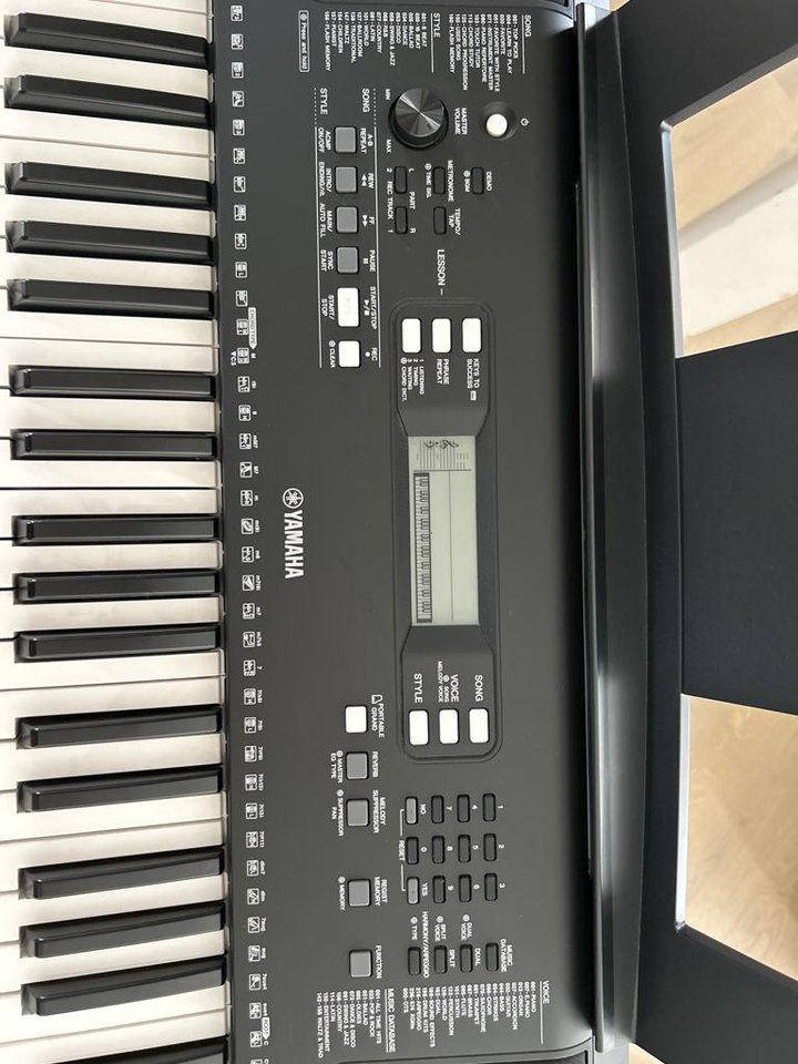 Yamaha Keyboard E363