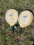 Strandtennis - två racketar och en boll