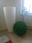 Plastkruka med LED-belysning (900mm hög)