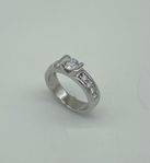 RING, 18K vitguld,  m diamanter 1carat 