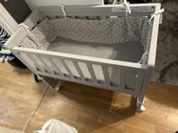 Barnsängs paket,Troll Bedside Crib Oslo Grå - NY! 