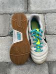 Sportskor (t ex fotboll inomhus) Nike storlek 35