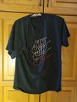 Nike vintage t-shirt.