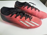 Fotbollsskor Adidas stl 39 1/3