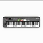 Novation  61 MK1 MIDI keyboard controller och stativ. 