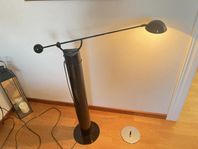 Designlampa ”ateljé Lyktan” Åhus . Golv/ bord 