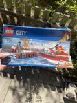 Lego city 60213 -Eldsvåda i hamnen 