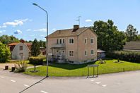 Hus med 2 Lägenheter i Hovmantorp