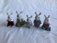 Snow-Warren White Rabbit Family - Sylvanian Families