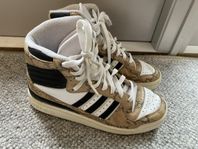 Adidas Fleetwood skor i strl 38 2/3