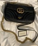 Gucci GG Marmont Small Shoulder Bag 