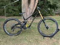 Commencal DH Supreme V5 size Medium