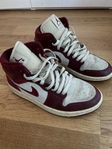 Sneakers Dam/Jr - Air Jordan 1 Mid ( team red universitet)