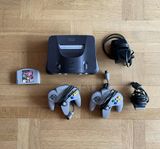 Fungerande Nintendo 64 med 2 kontroller & spel