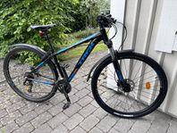 Mountainbike Trek 28 tum  -perfekt till skolstarten